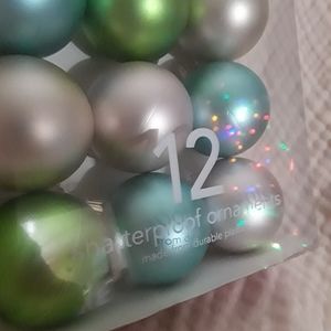 NIP Martha Stewart Everyday set of 12 ornaments in pastel aqua silver green vtg